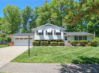 6930 Drexel Dr, Seven Hills, OH 44131