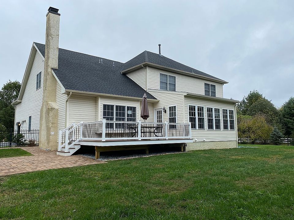 2nd image of 400 Bowen Dr