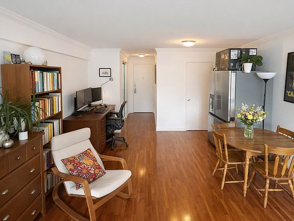 3rd image of 240 E 55th St APT 11A
