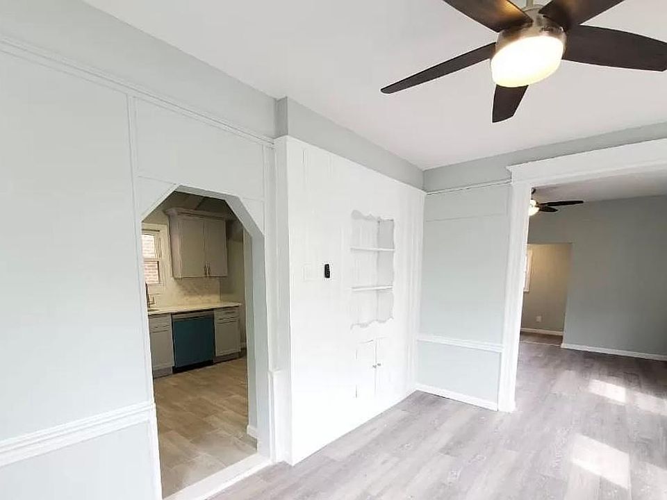 2nd image of 14 Durand Pl #1