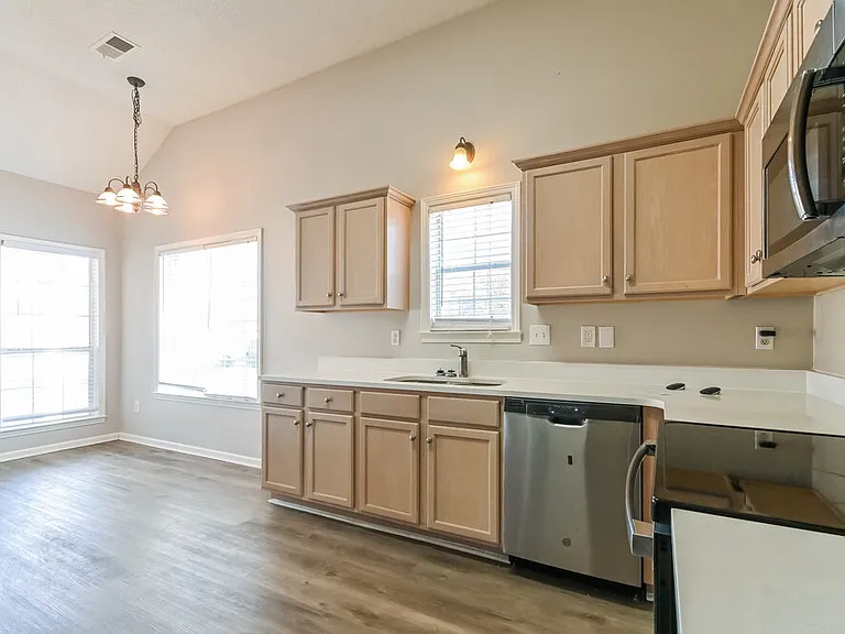 8730 Eagle View Dr — Photo 10