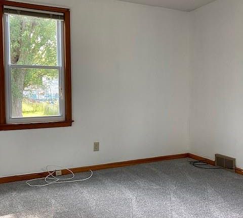 2nd image of 240 Tudor Blvd