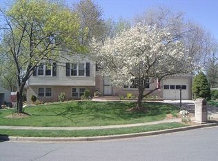 5304 Crown Point Rd, Burke, VA 22015