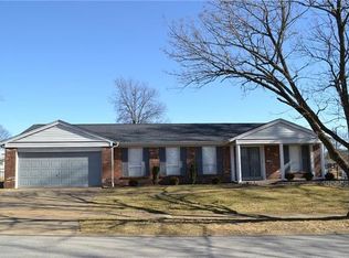 306 Shady Meadows Dr, Ballwin, MO