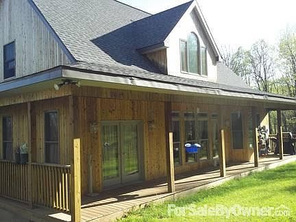 Kitchen and dining area
						:
						Hickory cabinets and hickory hardwood floors.