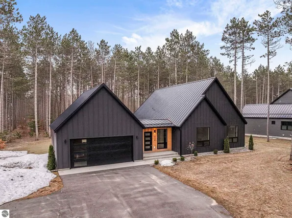 1928 Cascade Trl, Traverse City, MI 49685