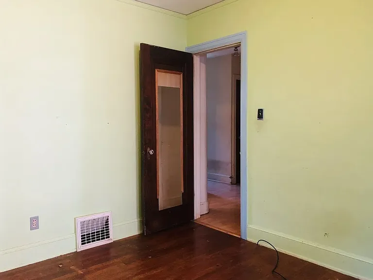 2414 Benderwirt Ave #2 — Photo 5