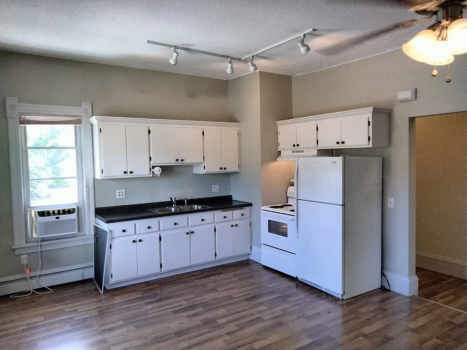 17 E 27th St #2