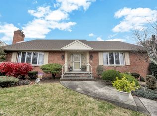 10 Manor Dr, Clifton, NJ 07013