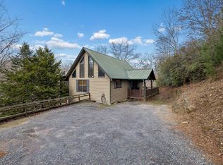 101 Moonshine Mountain Rd, Mineral Bluff, GA 30559