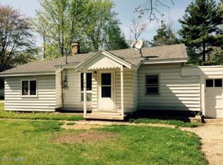 580 W Hile Rd, Norton Shores, MI 49441