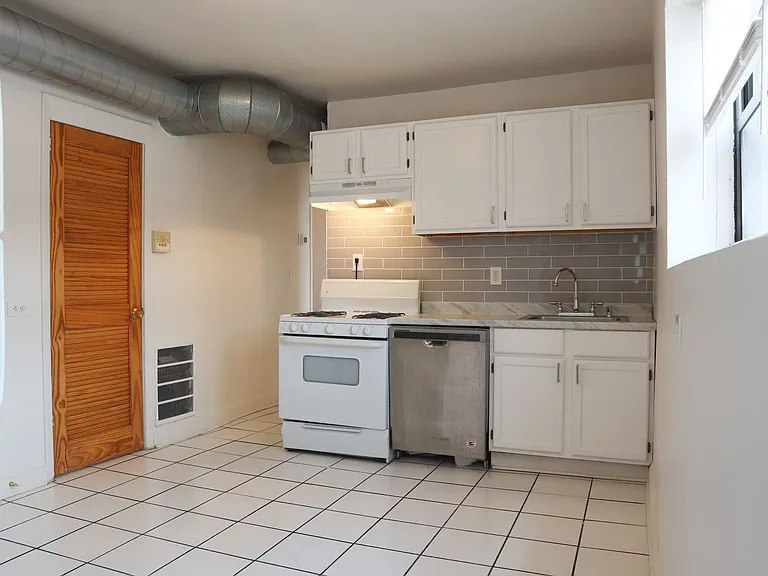 846 S Loomis St — Photo 41