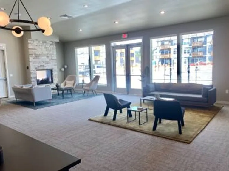 Eagle Pointe Apartments- Resort-Style Living in Albany — Photo 12