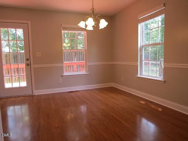 10 Knightsbridge Ct — Photo 3