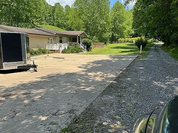 2nd image of 401 Douglas Run Rd