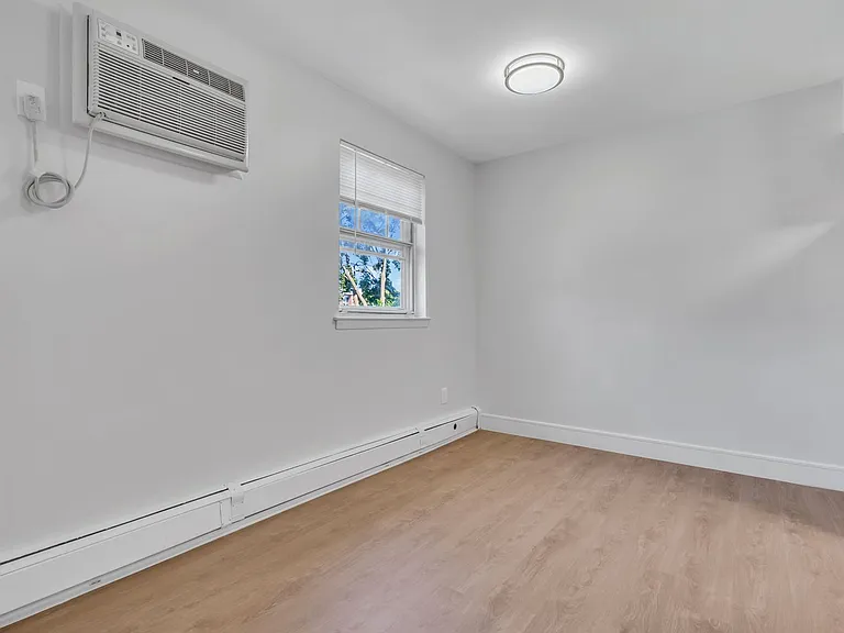 Lancaster Court Apartments — Photo 36