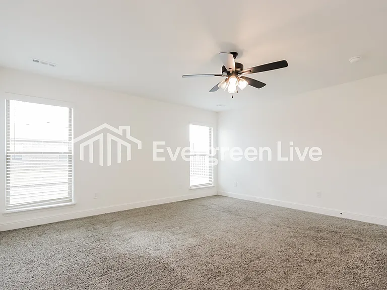 5907 NW Grant St — Photo 3