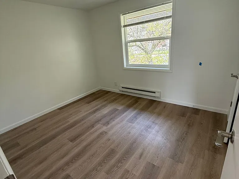 8352 Wabash Ave S — Photo 2