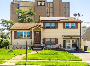 44 Cedar Dr, Rochelle Park, NJ 07662