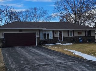 3684 Gnarl Tree Ln, Cherry Valley, IL 61016