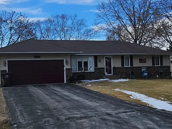 3684 Gnarl Tree Ln, Cherry Valley, IL 61016