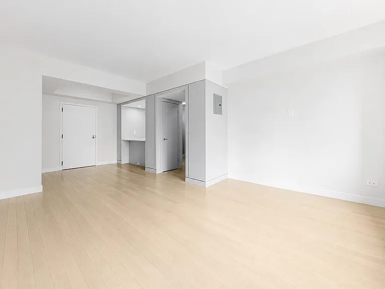 245 E 80th St #4A — Photo 3