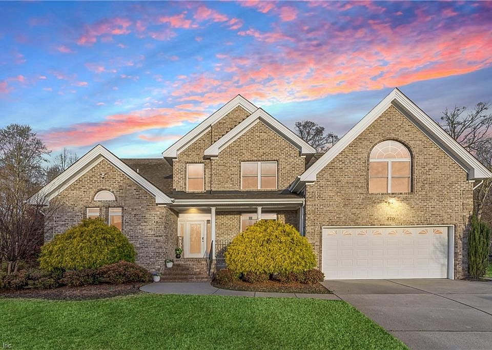 1st image of 320 Riviara Pl