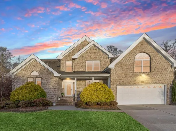 320 Riviara Pl, Chesapeake, VA 23322