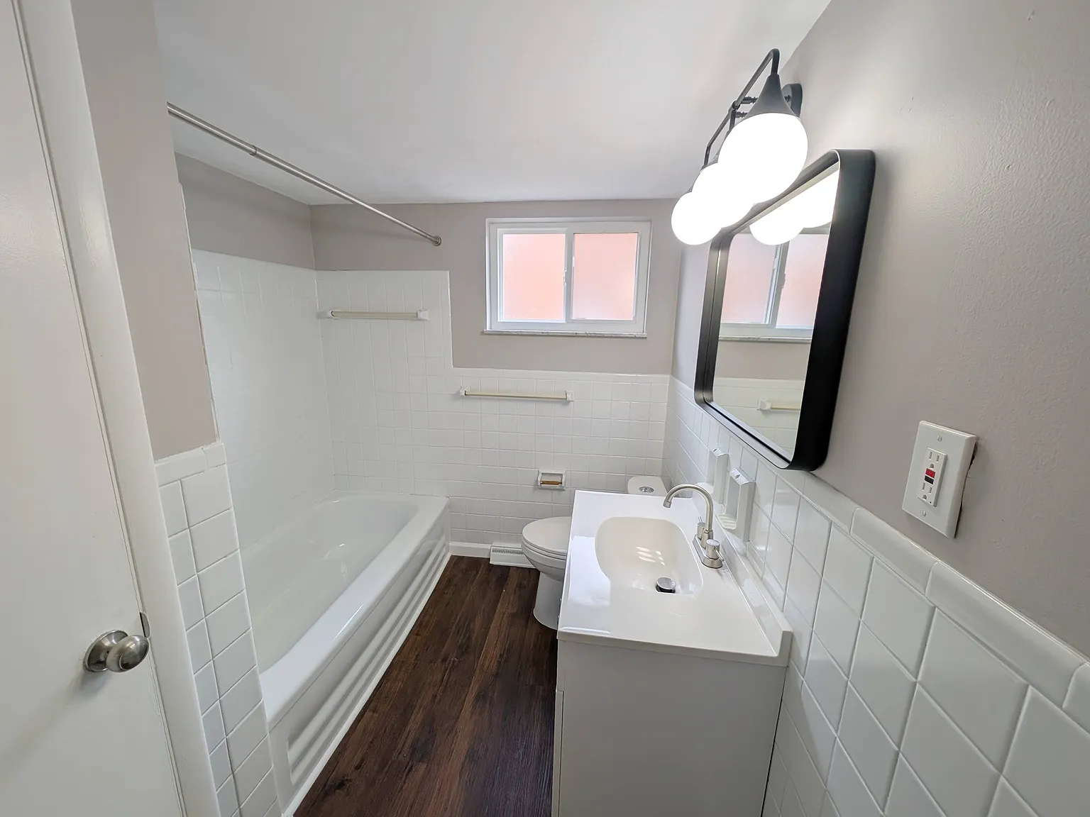110 Cromwell Pl — Photo 4
