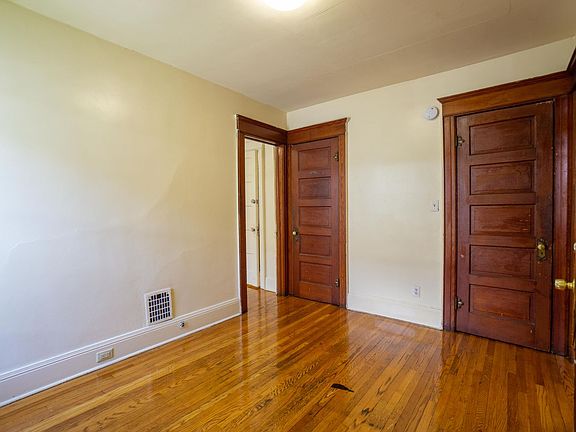 4th image of 725 Livingston Ave #0