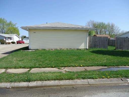 1st image of 1226 N Peacock Ln