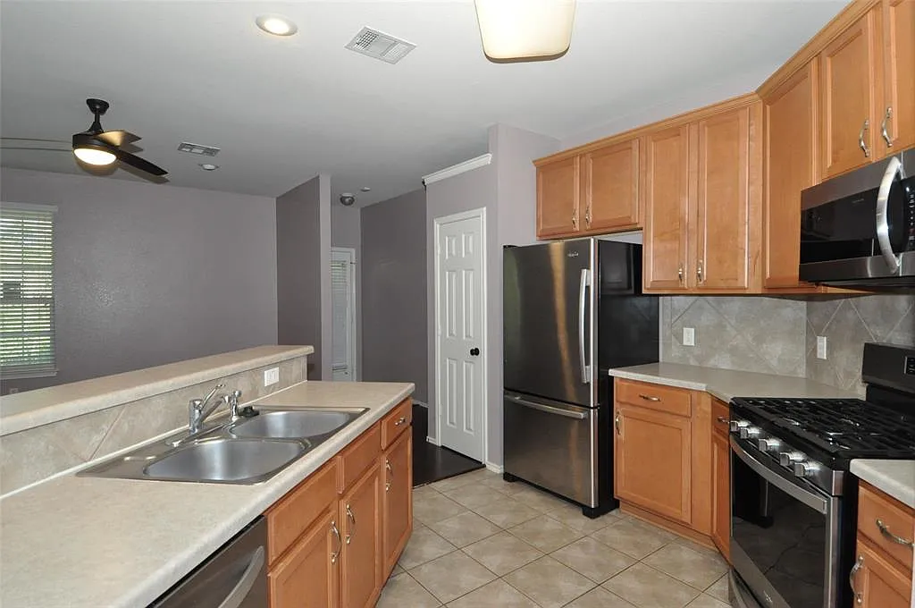 Building Photo - 1900 Scofield Ridge Pkwy #5403