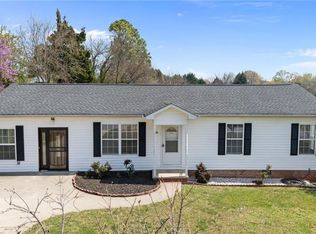 301 Cloverdale Dr, Archdale, NC 27263
