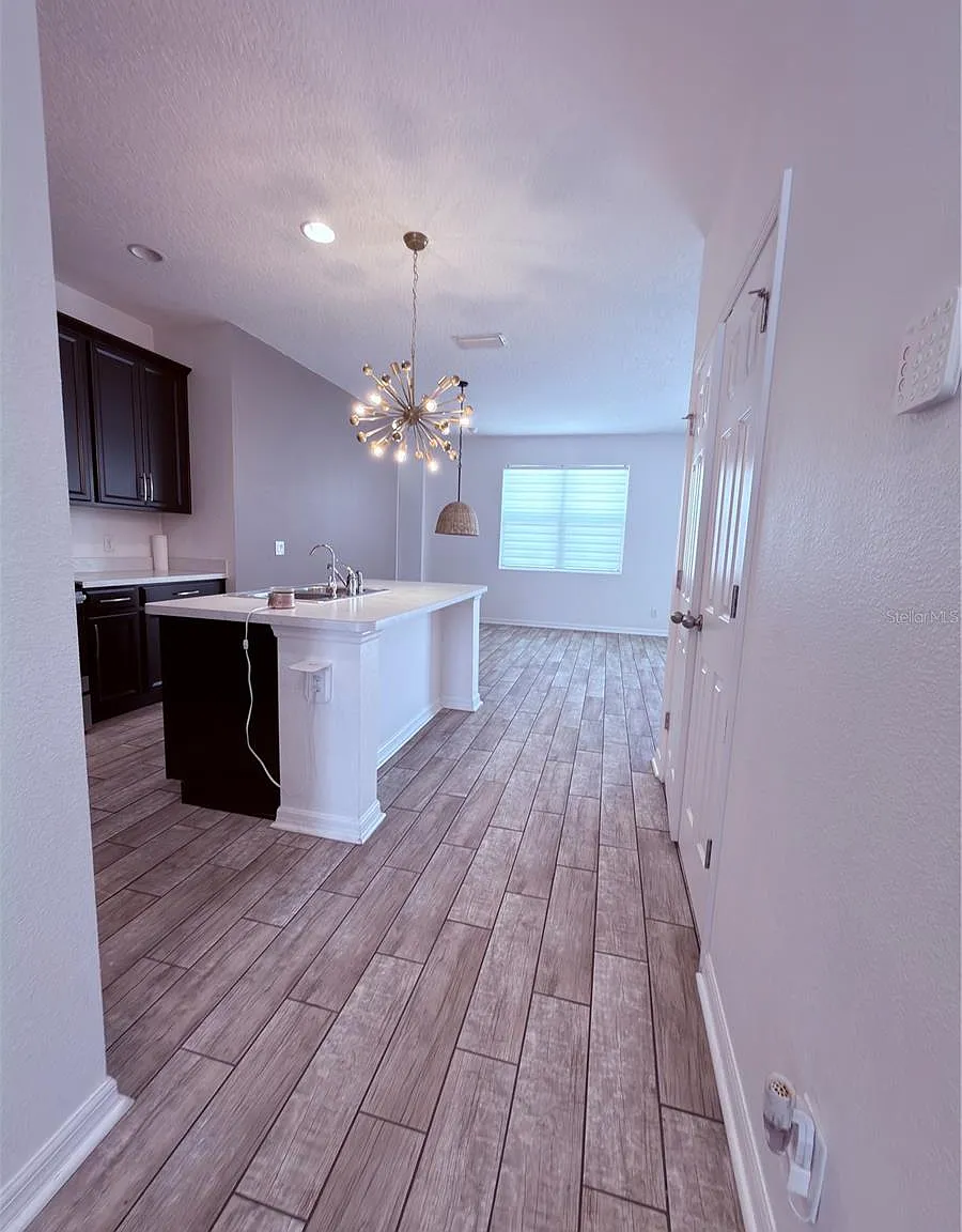3 bed, 1547 sqft, $2,100 — Photo 3
