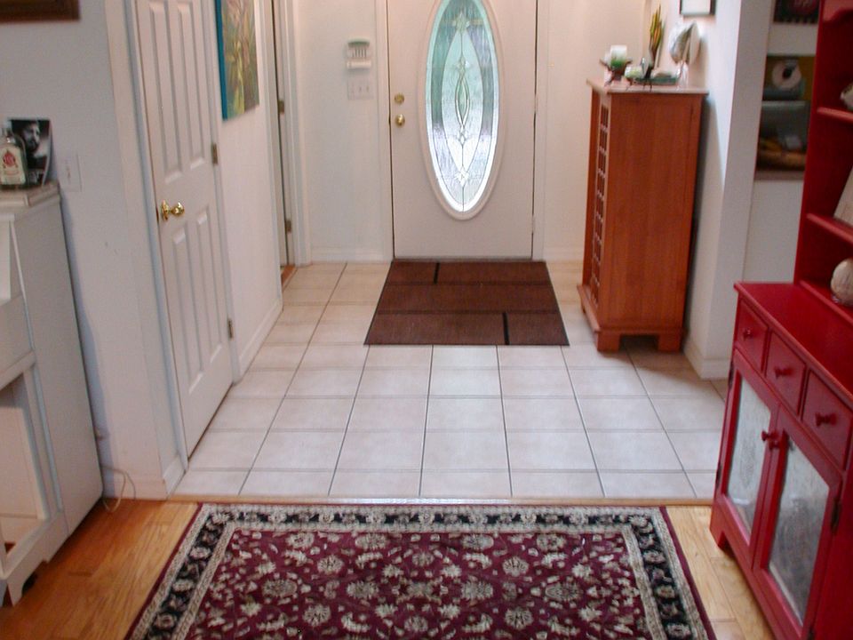 1st image of 620 SW Riverland Ct