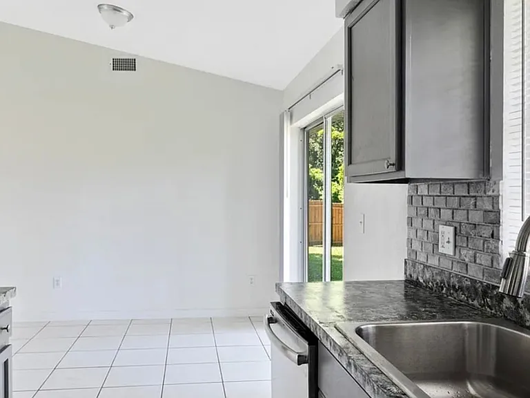 5669 Moat Ct — Photo 4