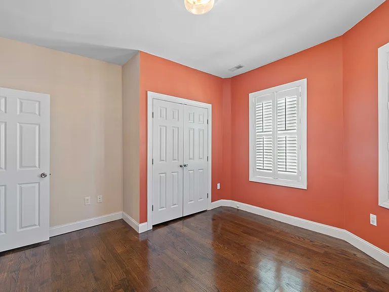 74 Kingsdale St #3 — Photo 11