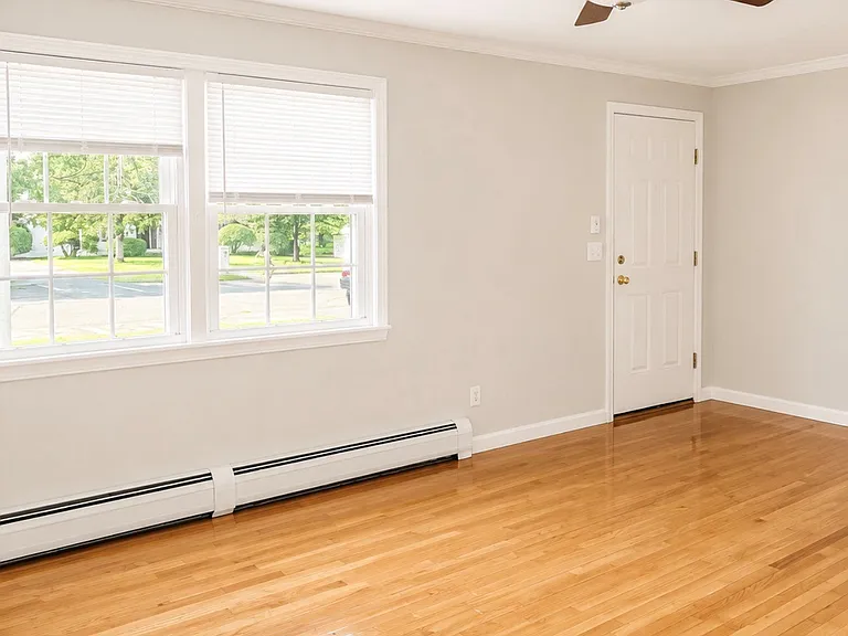 24 Hobart Ln #24 — Photo 19