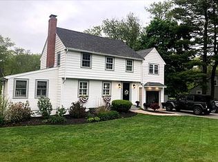 9 Tapley Rd, Lynnfield, MA 01940