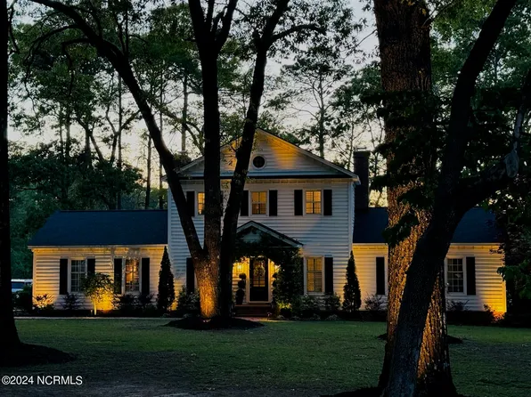 301 E Arrowhead Drive, Clinton, NC 28328