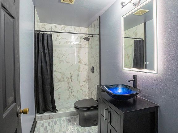 5th image of 1405 Annette St #1