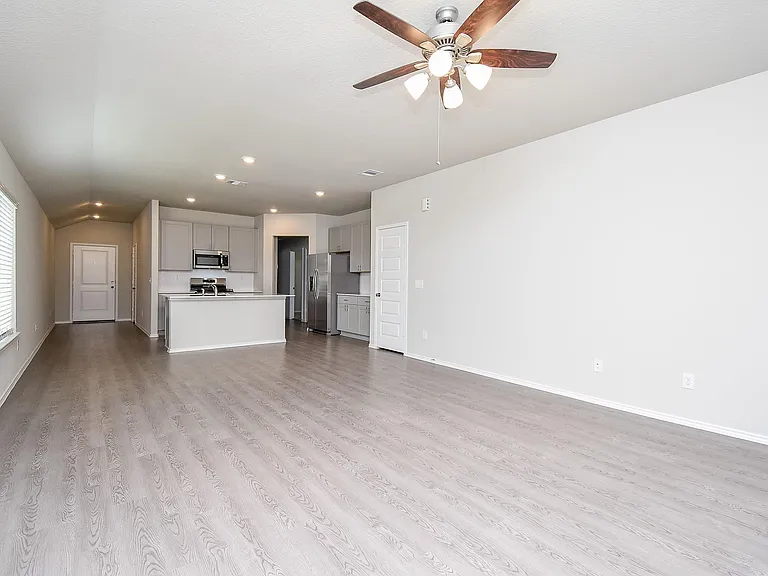 8006 Camphor Ct — Photo 10
