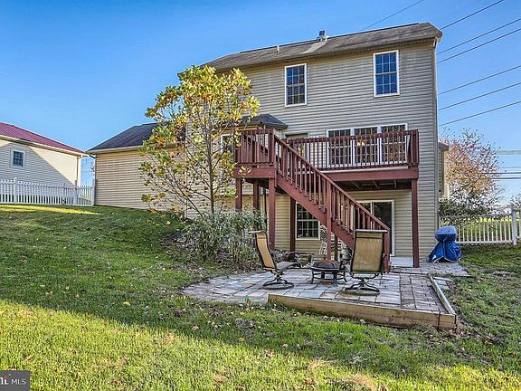 4th image of 1854 Bradley Dr