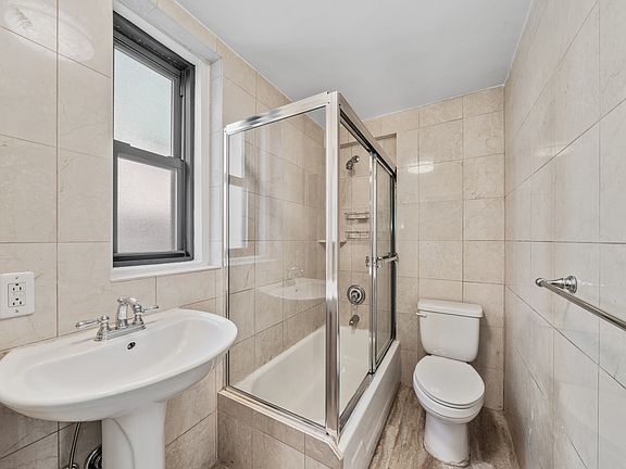 5th image of 240 W 73rd St APT 1602