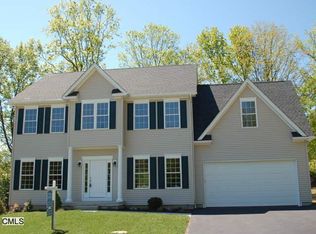 4 Blackstone Ct, Danbury, CT 06810