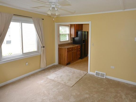 3rd image of 111 Englewood St