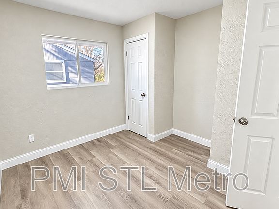 4th image of 127 Brigadoon Cir