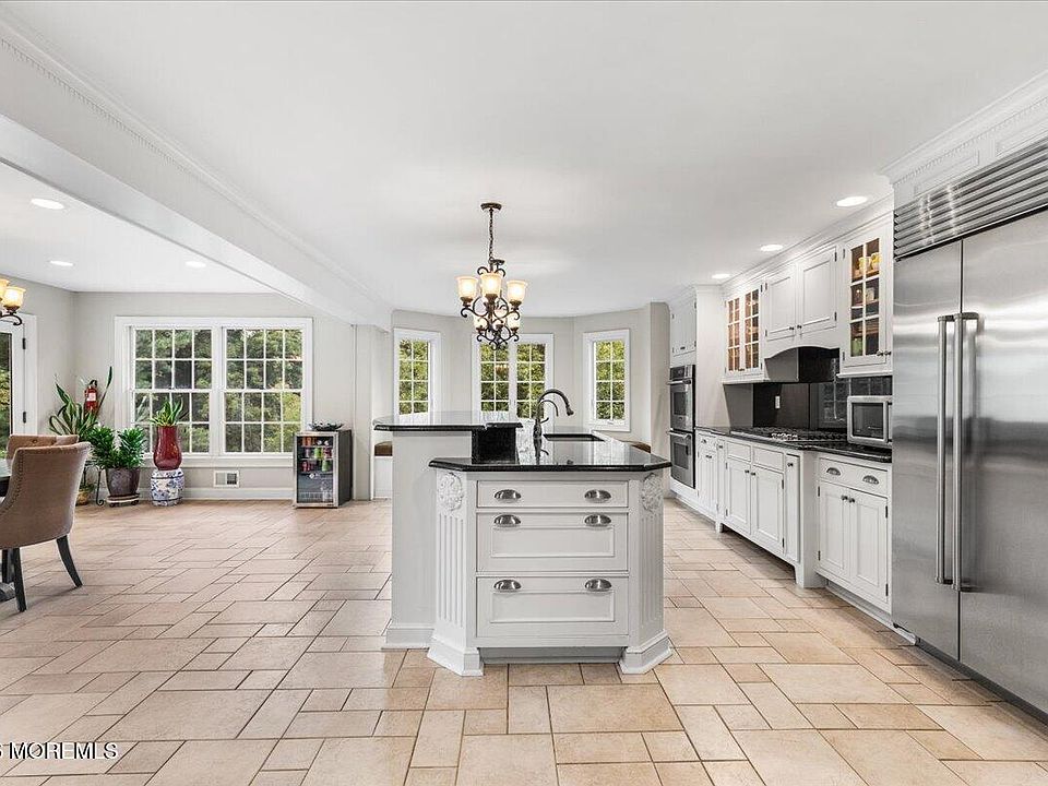 1st image of 61 Laurelwood Drive