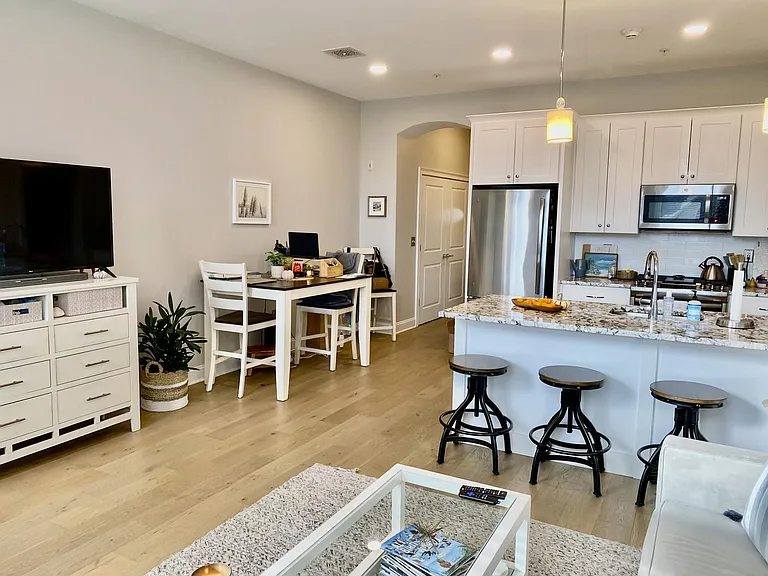 77 Van Dam St #201 — Photo 8