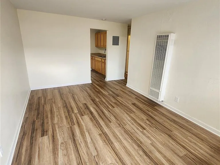 1175 Akron St — Photo 2